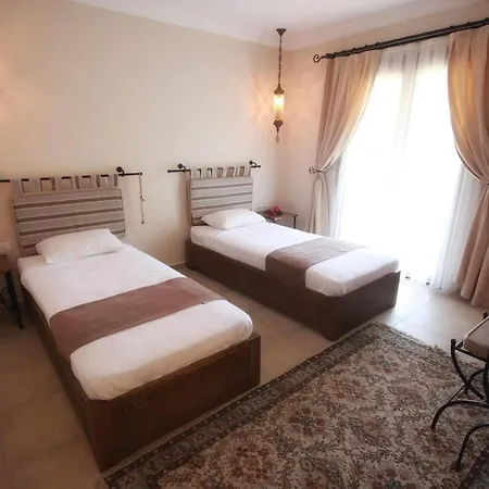 Hotel Dardanos 2*